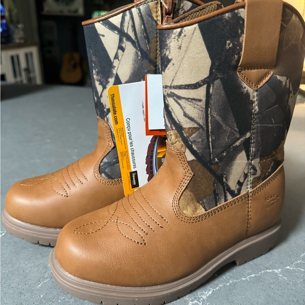 Deer Stags Kids Size 13.5 Boots